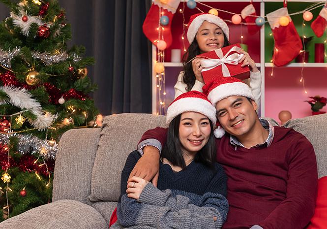 Ide Kegiatan Berkesan untuk Rayakan Natal Bersama Keluarga